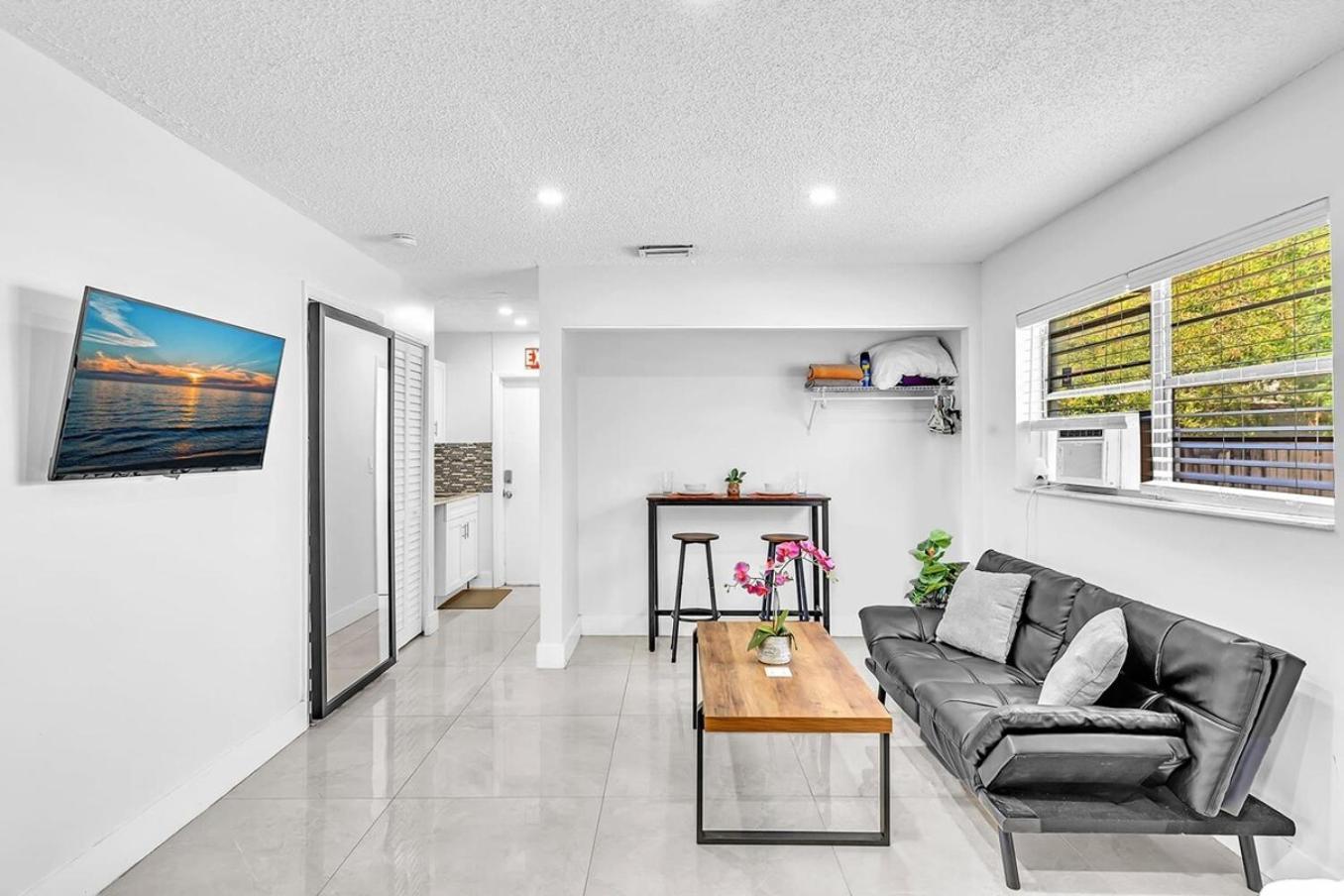 New 2 Bed Studio Close To Beach & Casino Ha04 Hollywood Dış mekan fotoğraf